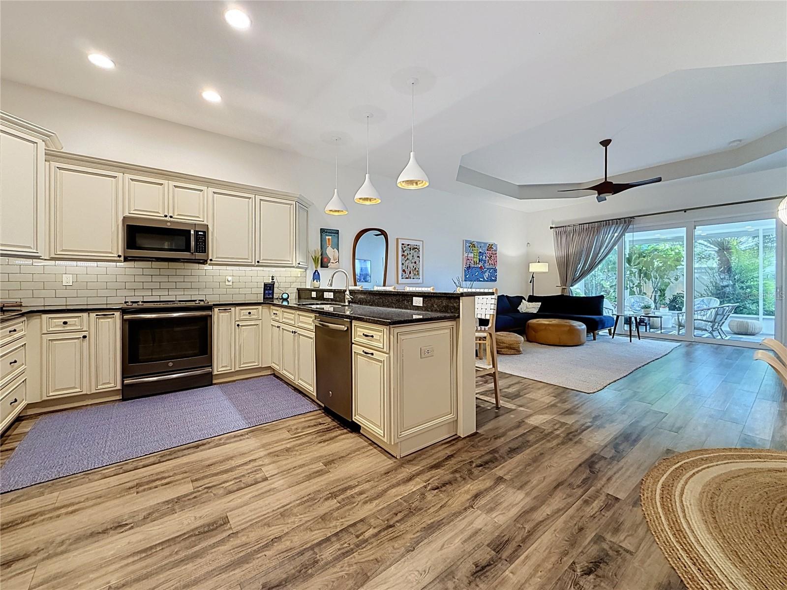 501 FRANCES ST — photo 4