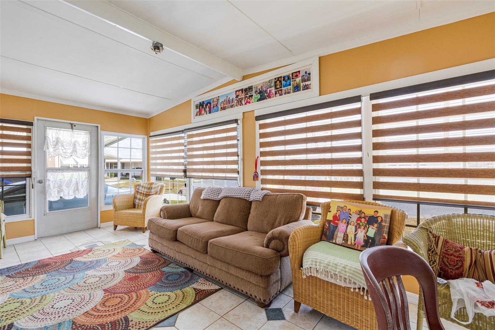 412 VIVAR — photo 16