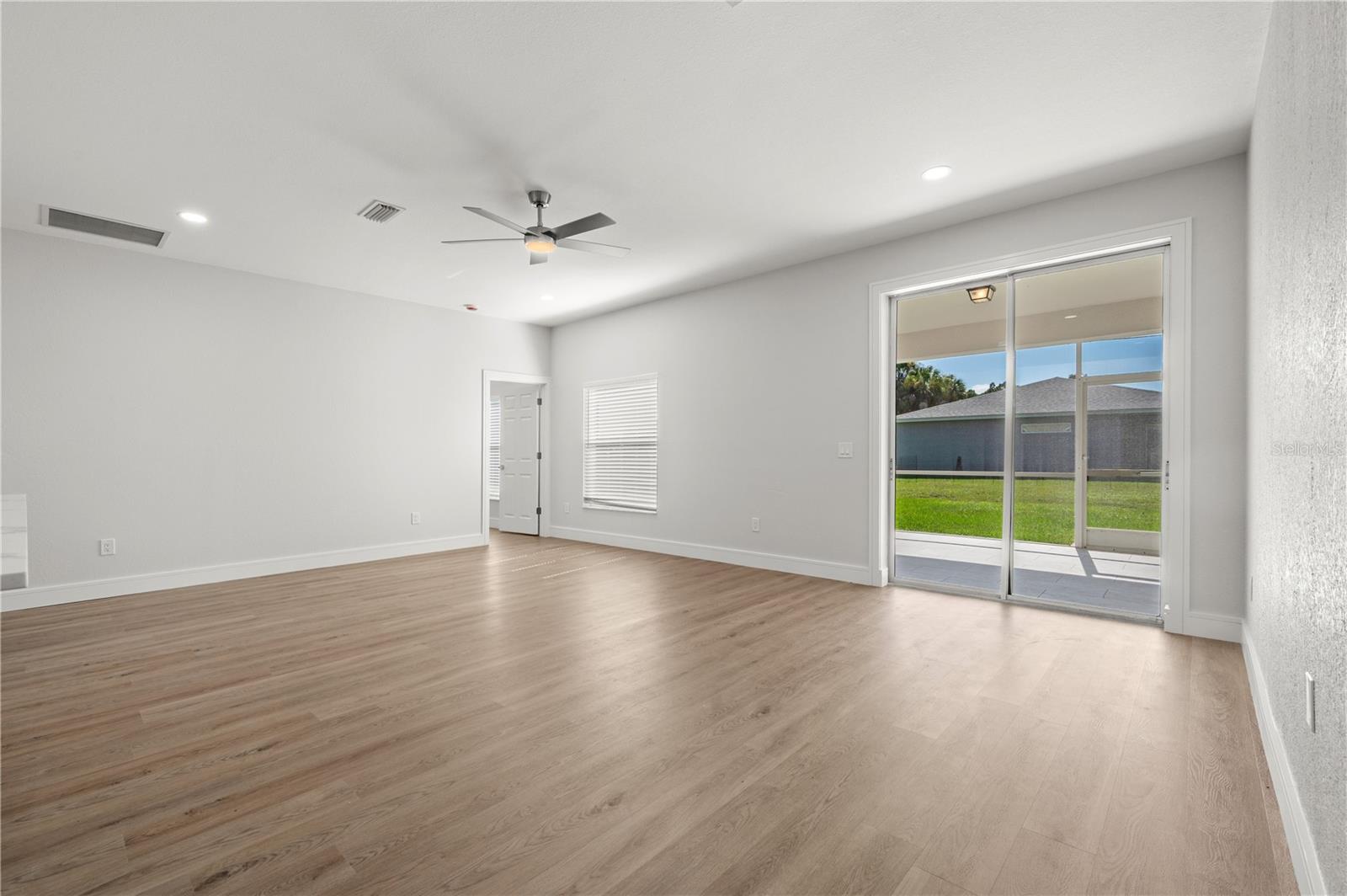 2707 SALLY LN — photo 24