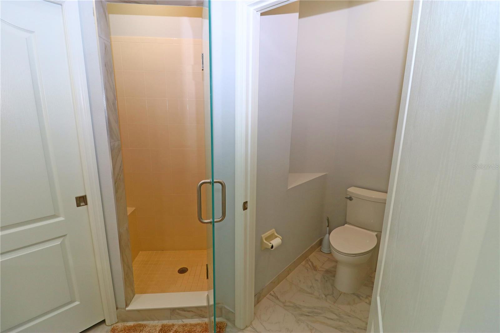 5107 WHISPERING OAKS DR — photo 13