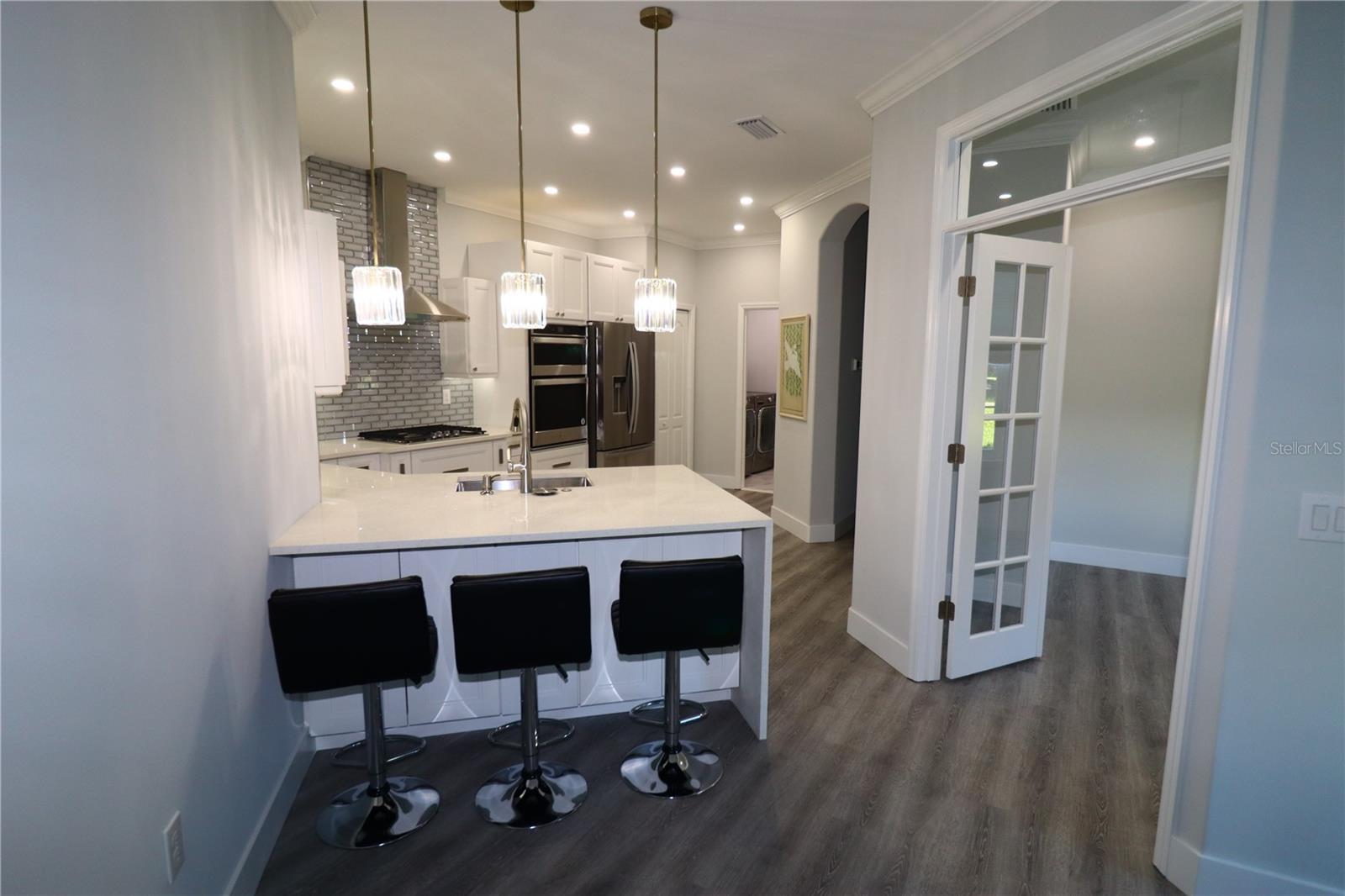 5107 WHISPERING OAKS DR — photo 9