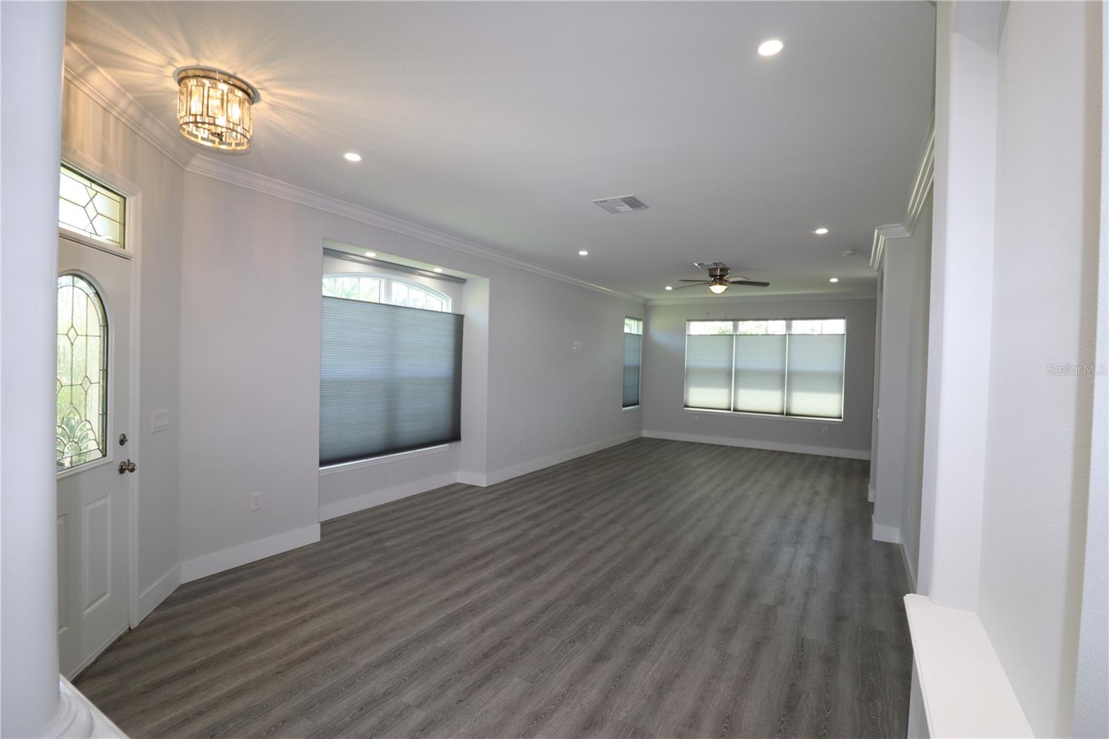 5107 WHISPERING OAKS DR — photo 7