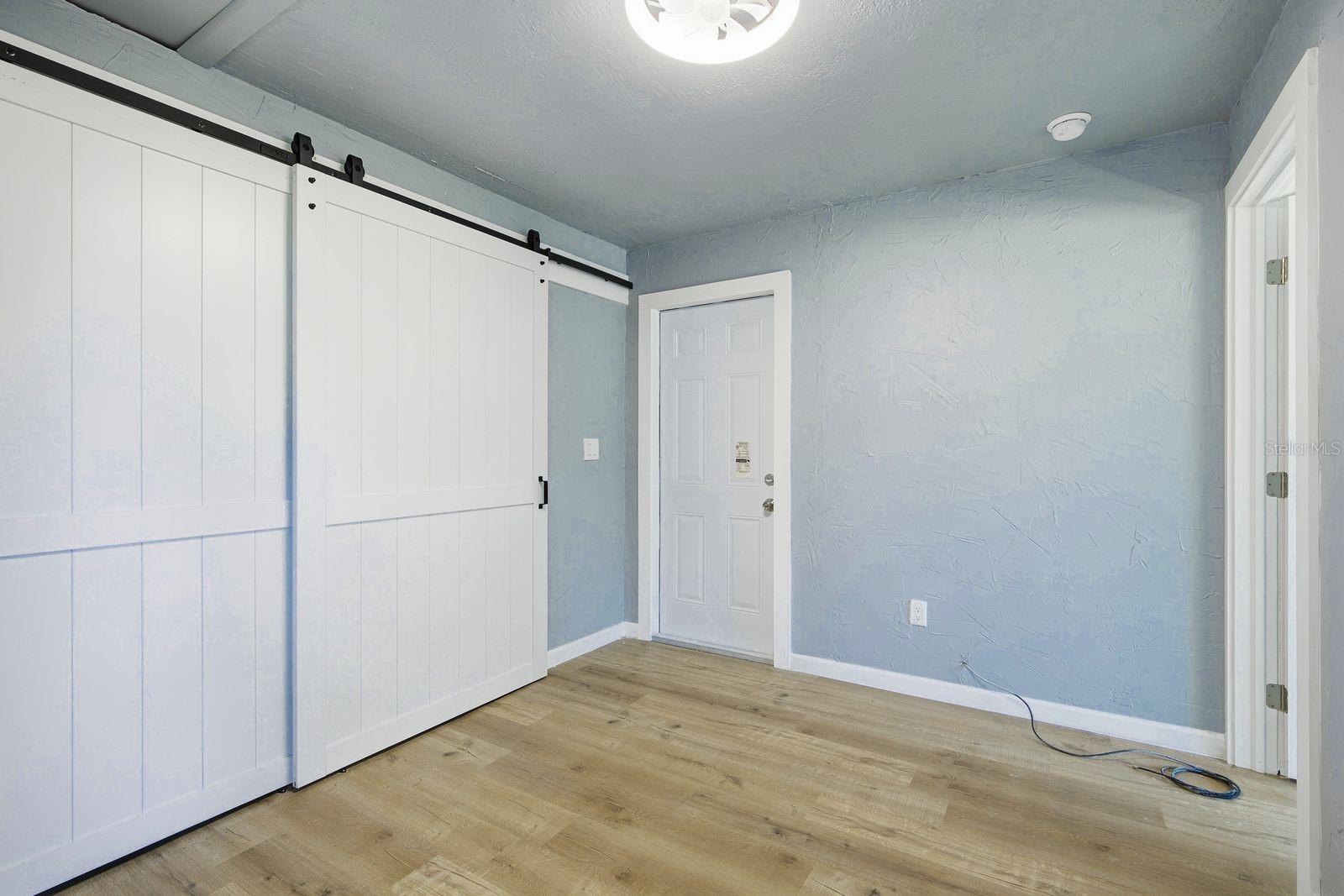 8143 OVERLOOK PL NE — photo 10