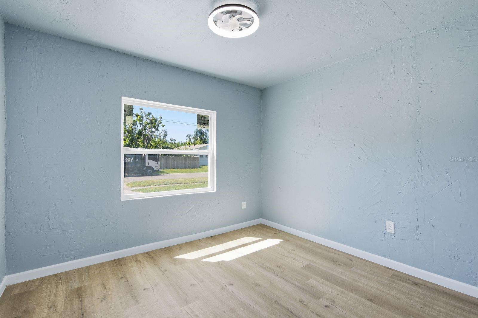 8143 OVERLOOK PL NE — photo 12