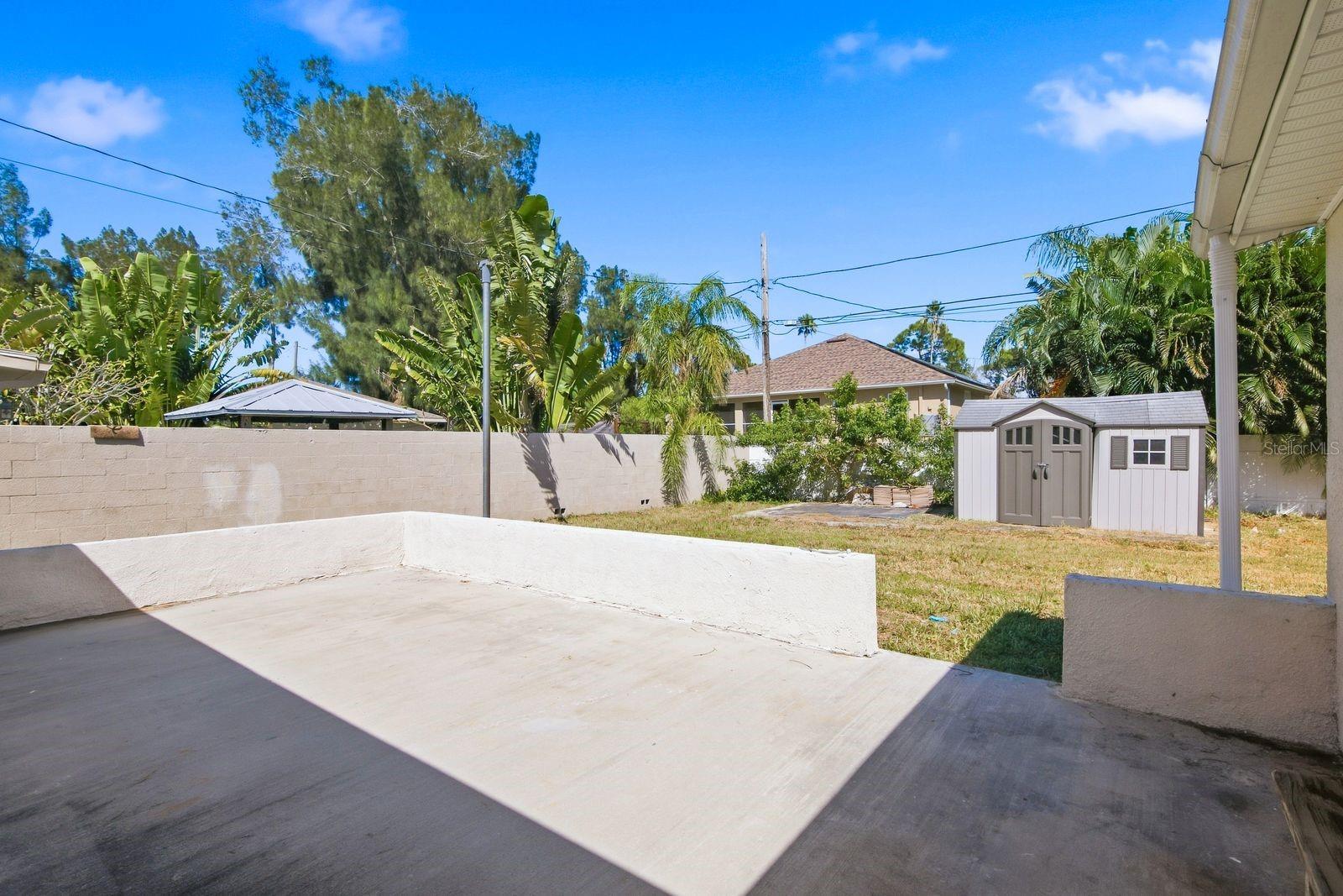 8143 OVERLOOK PL NE — photo 17