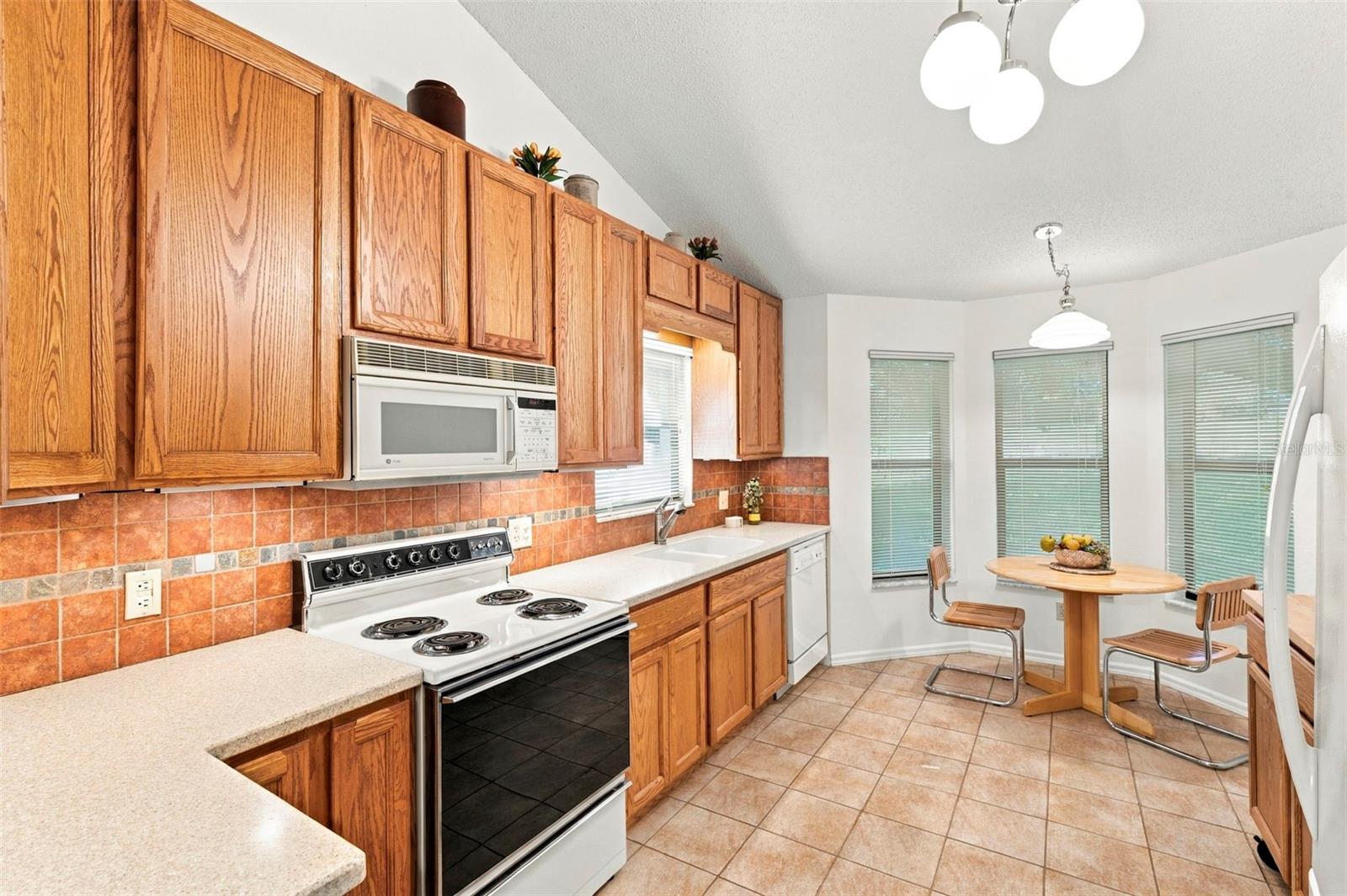 9108 BASSETT LN — photo 3