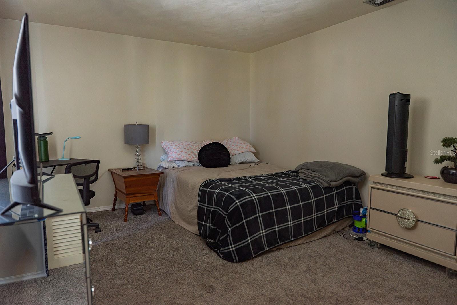 3928 GRAYTON DR — photo 13