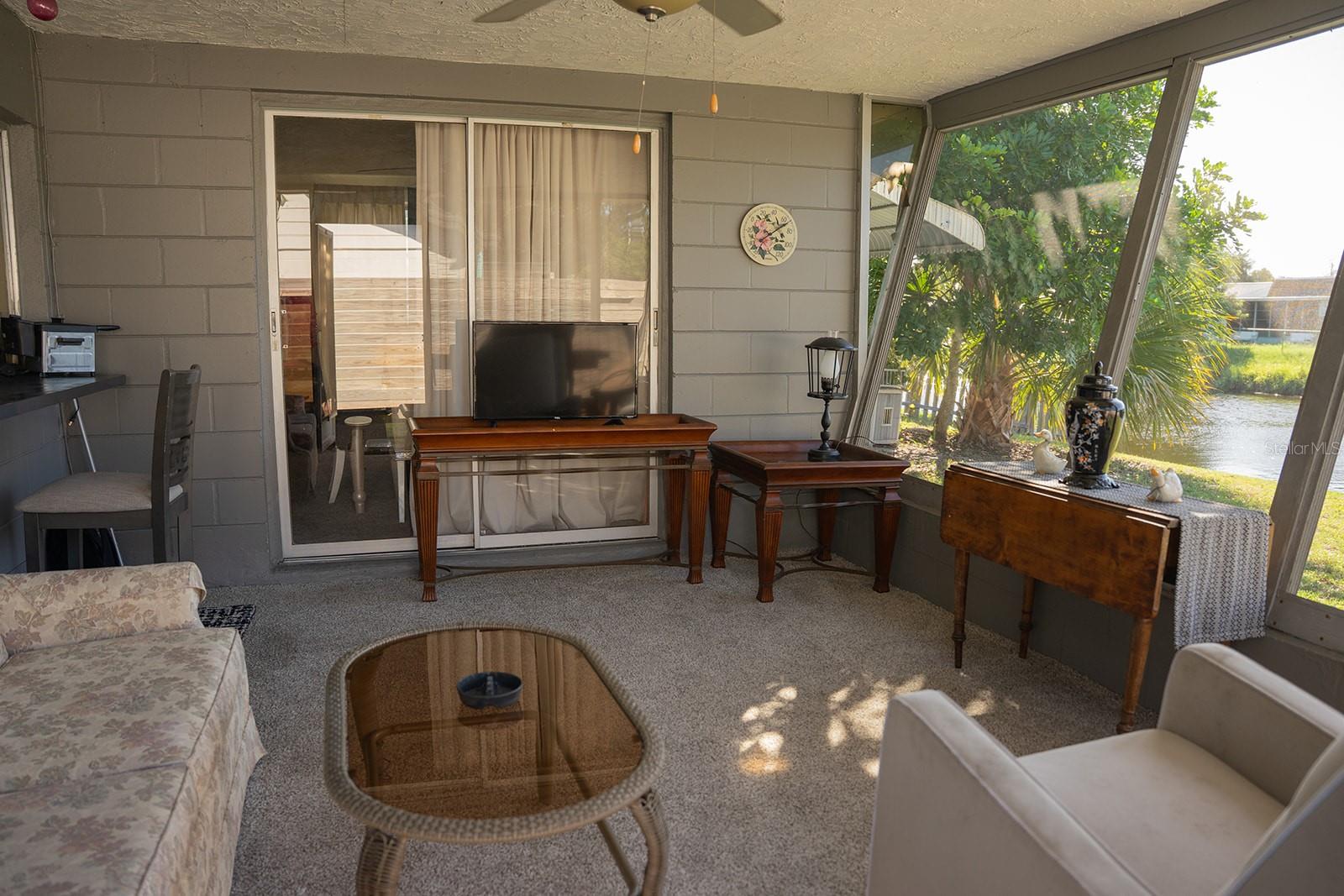 3928 GRAYTON DR — photo 21