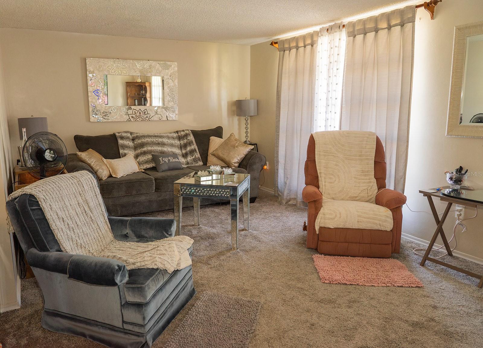 3928 GRAYTON DR — photo 3