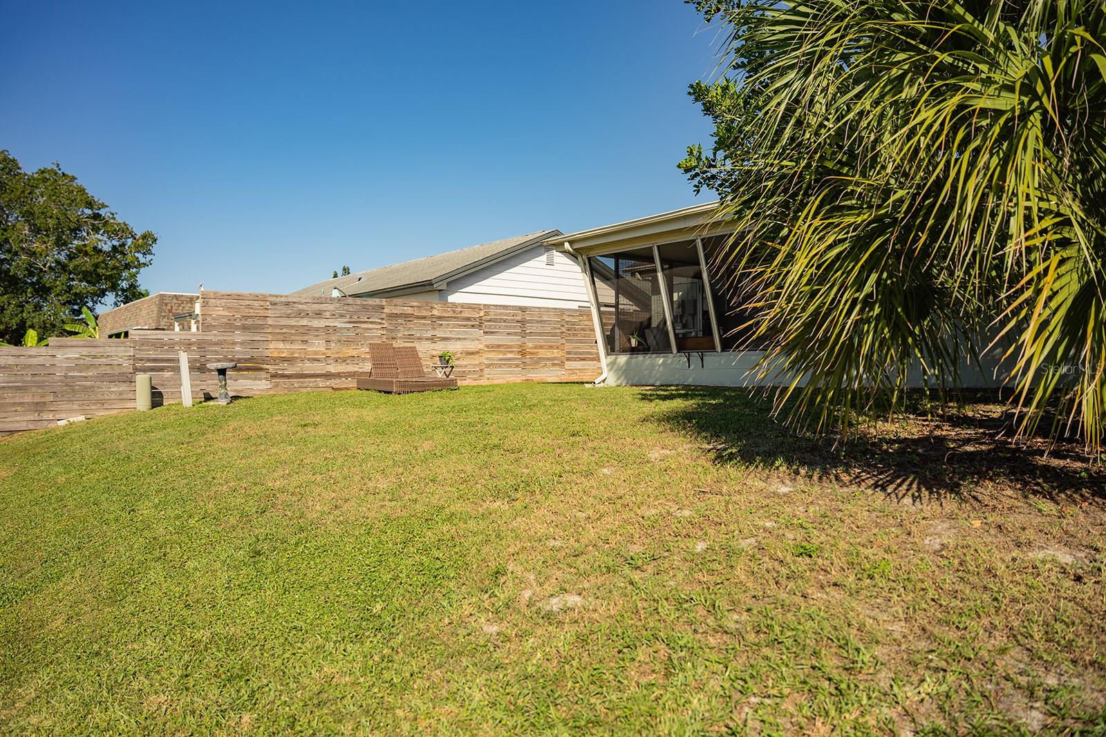 3928 GRAYTON DR — photo 17