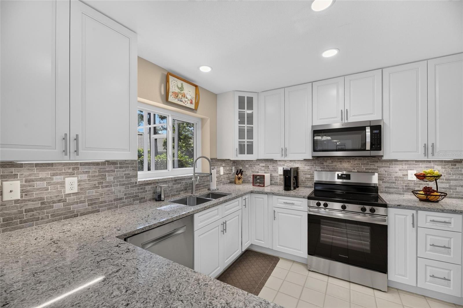 5713 GARDEN LAKES MAJESTIC — photo 21