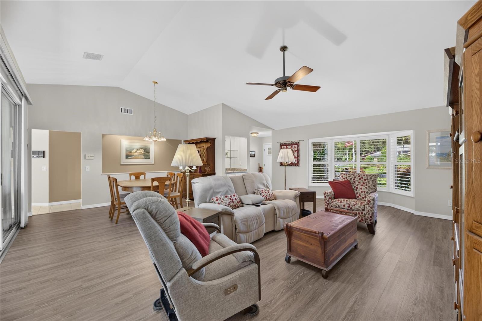 5713 GARDEN LAKES MAJESTIC — photo 11