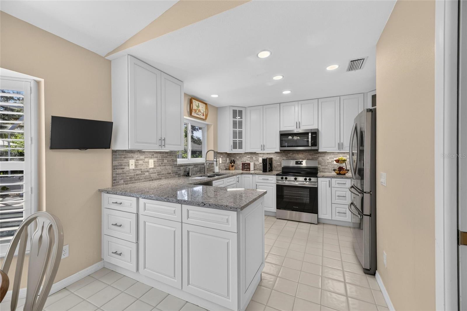 5713 GARDEN LAKES MAJESTIC — photo 18