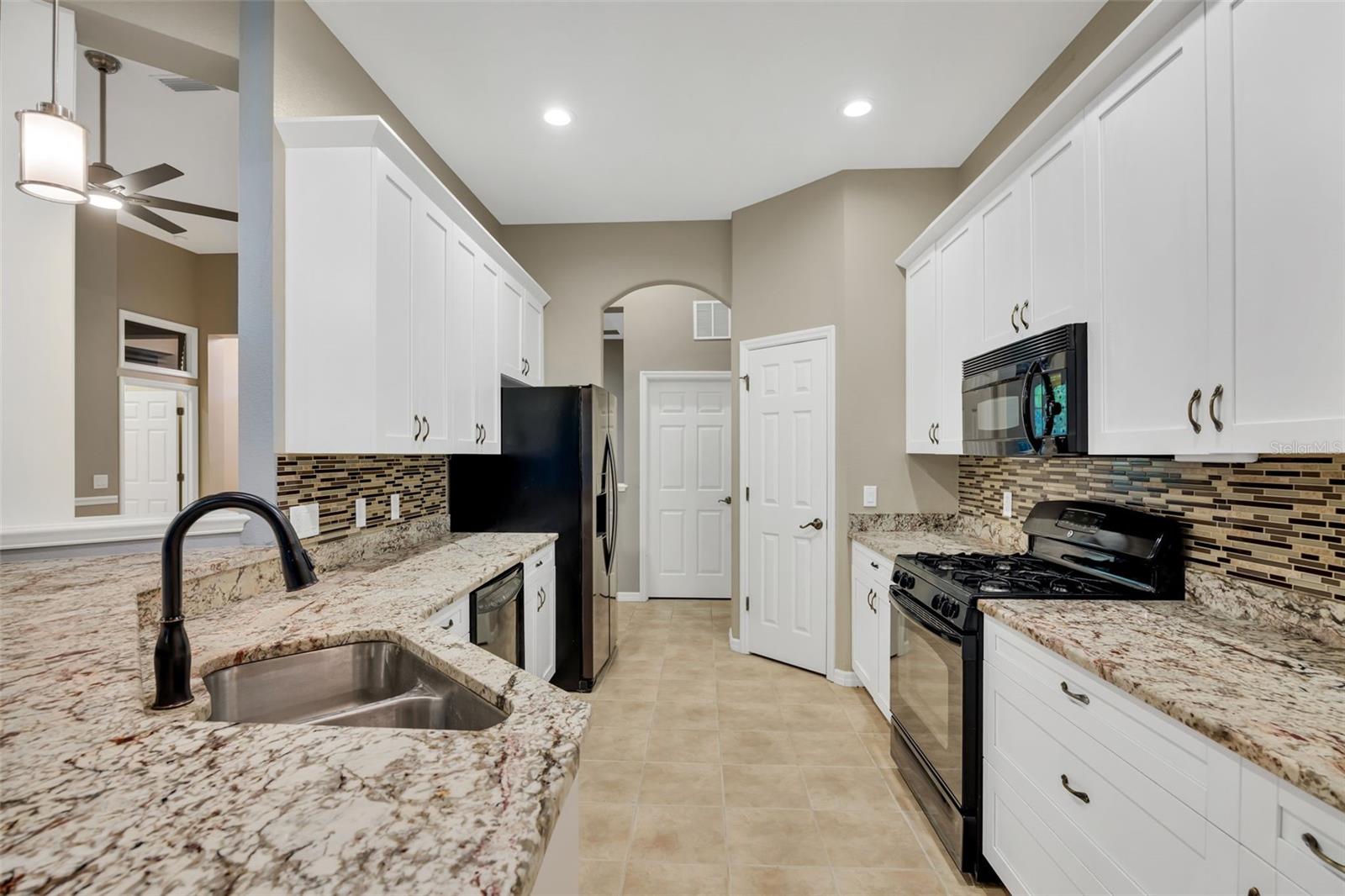 12639 CARA CARA LOOP — photo 8