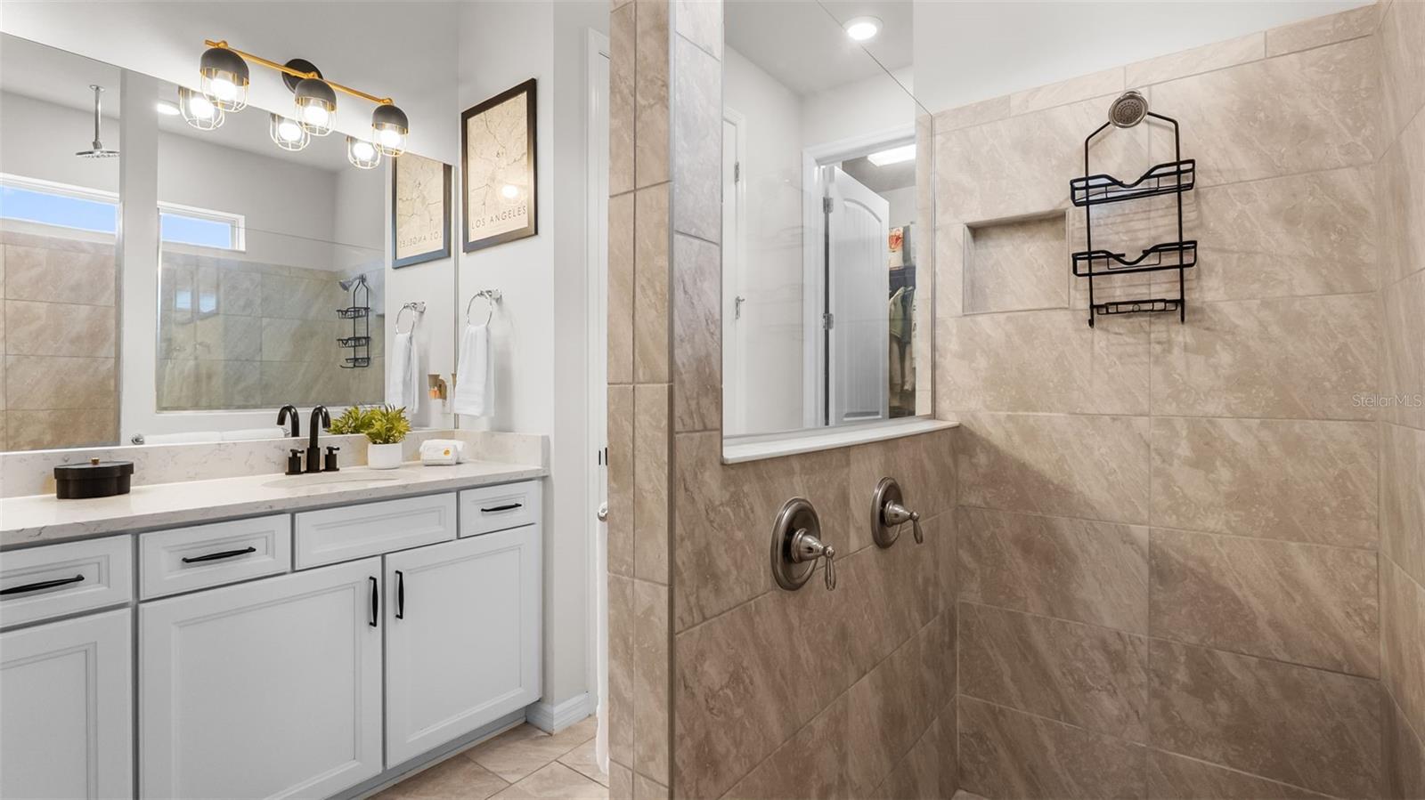 19234 MOSSY PINE DR — photo 32