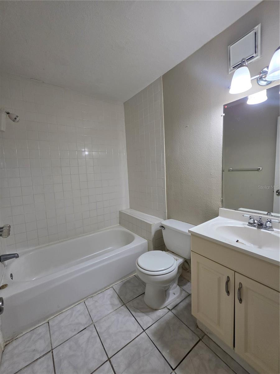 1512 W COMANCHE AVE — photo 11