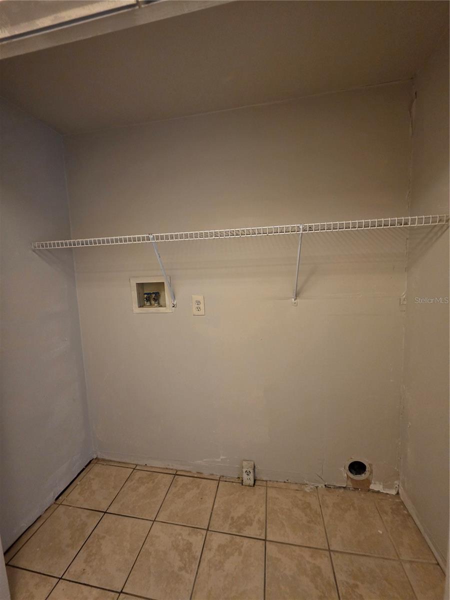 1512 W COMANCHE AVE — photo 18