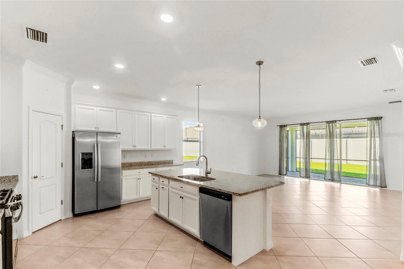 2501 AVOLET CT — photo 24