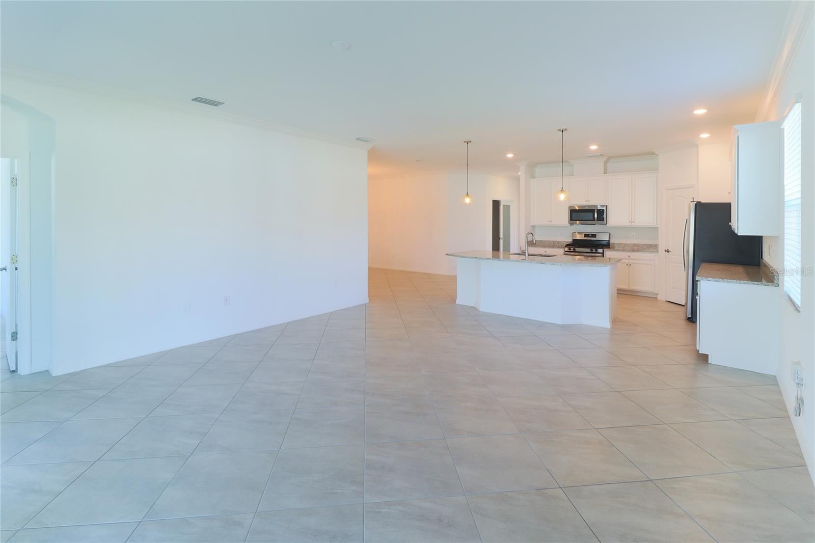 2501 AVOLET CT — photo 11