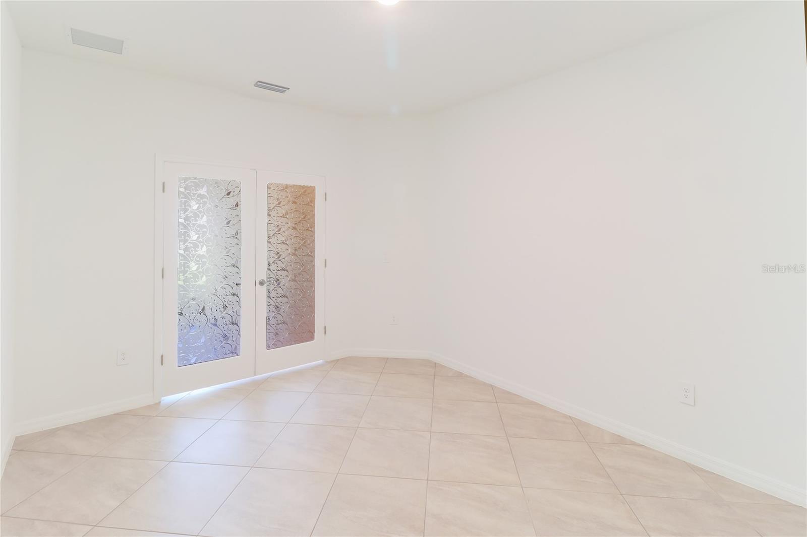 2501 AVOLET CT — photo 26