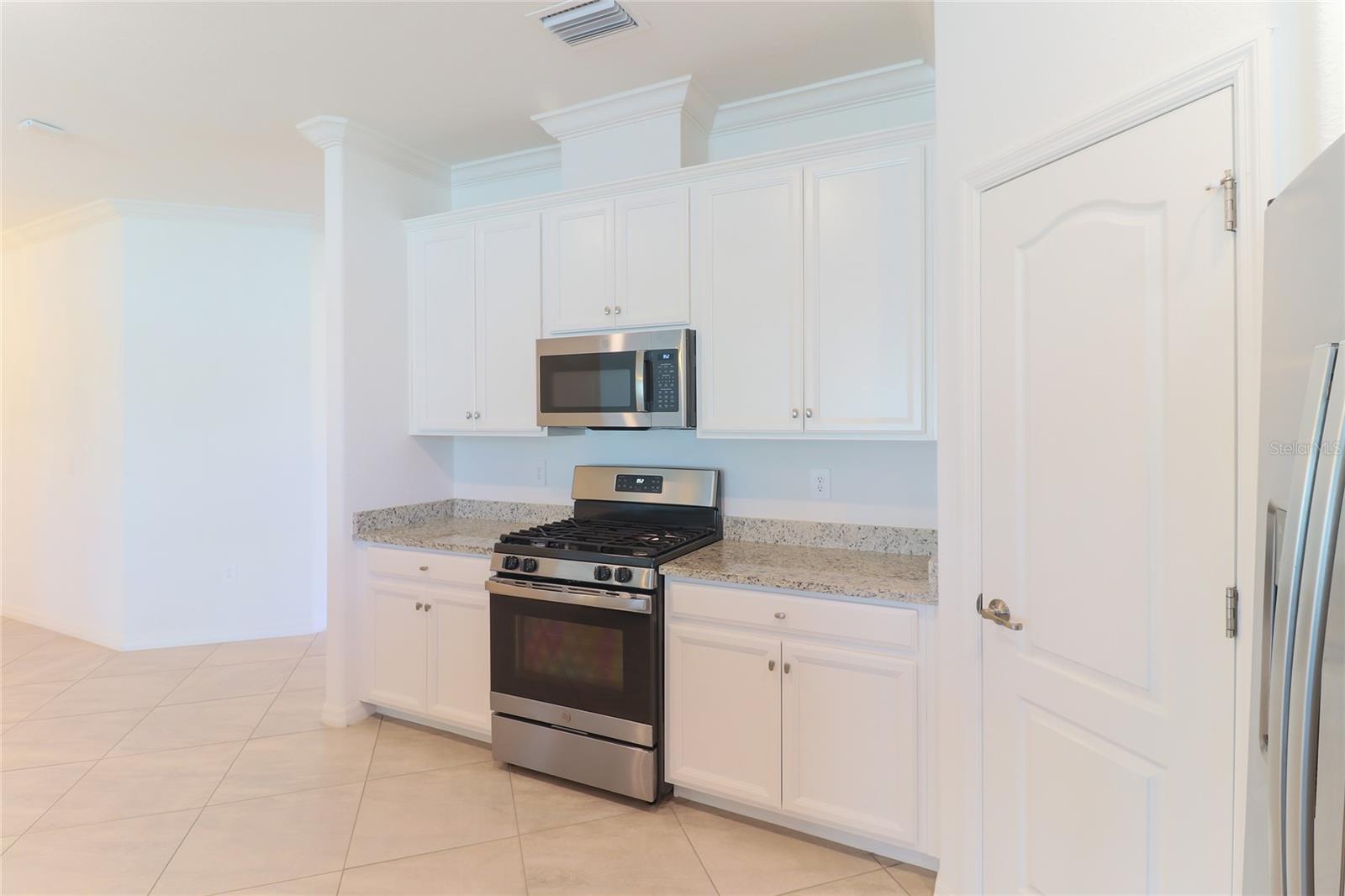 2501 AVOLET CT — photo 19