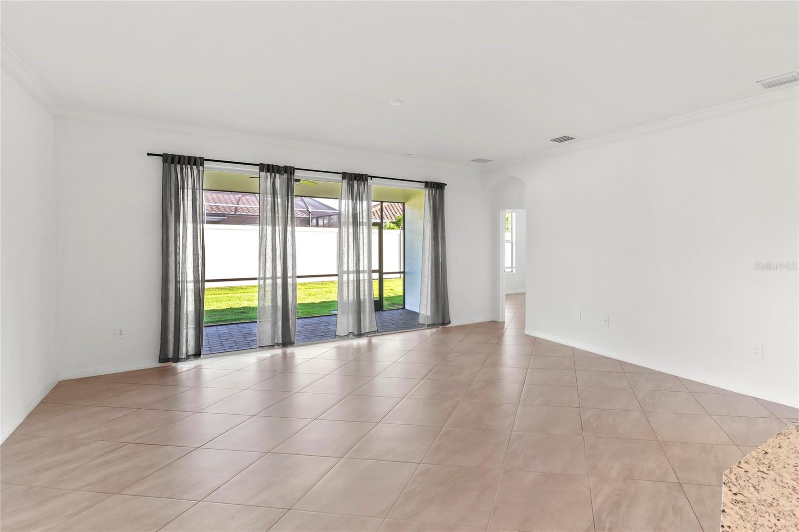 2501 AVOLET CT — photo 12