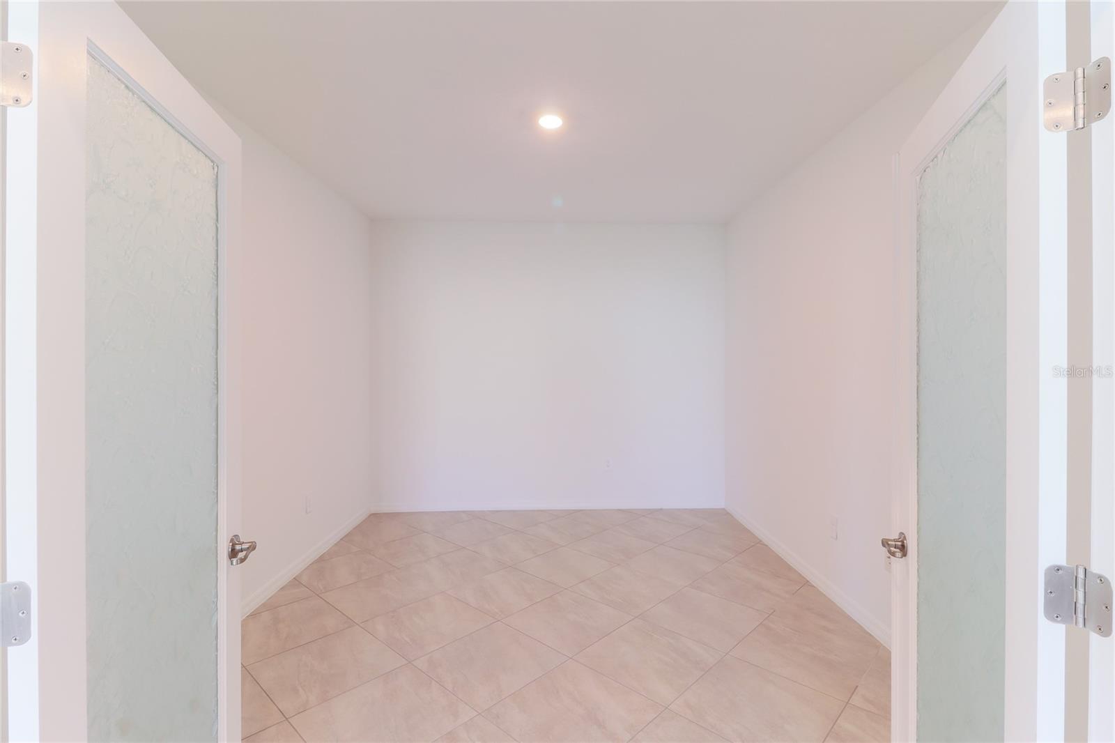 2501 AVOLET CT — photo 27