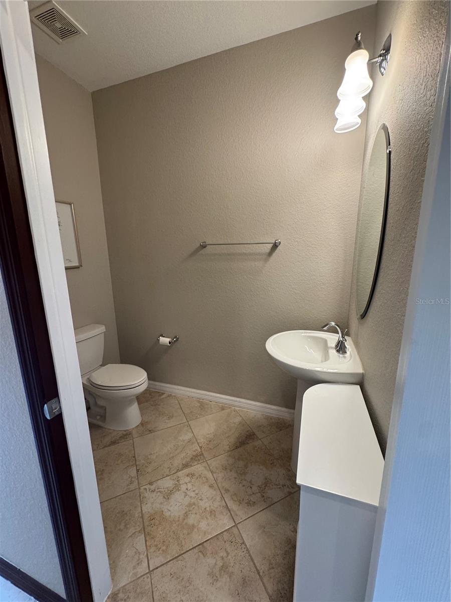 20448 LAGENTE CIR — photo 7