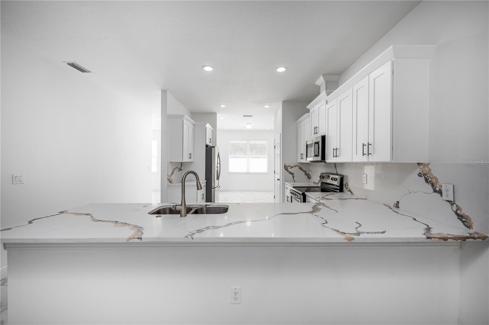 3724 N WHITTIER ST — photo 11