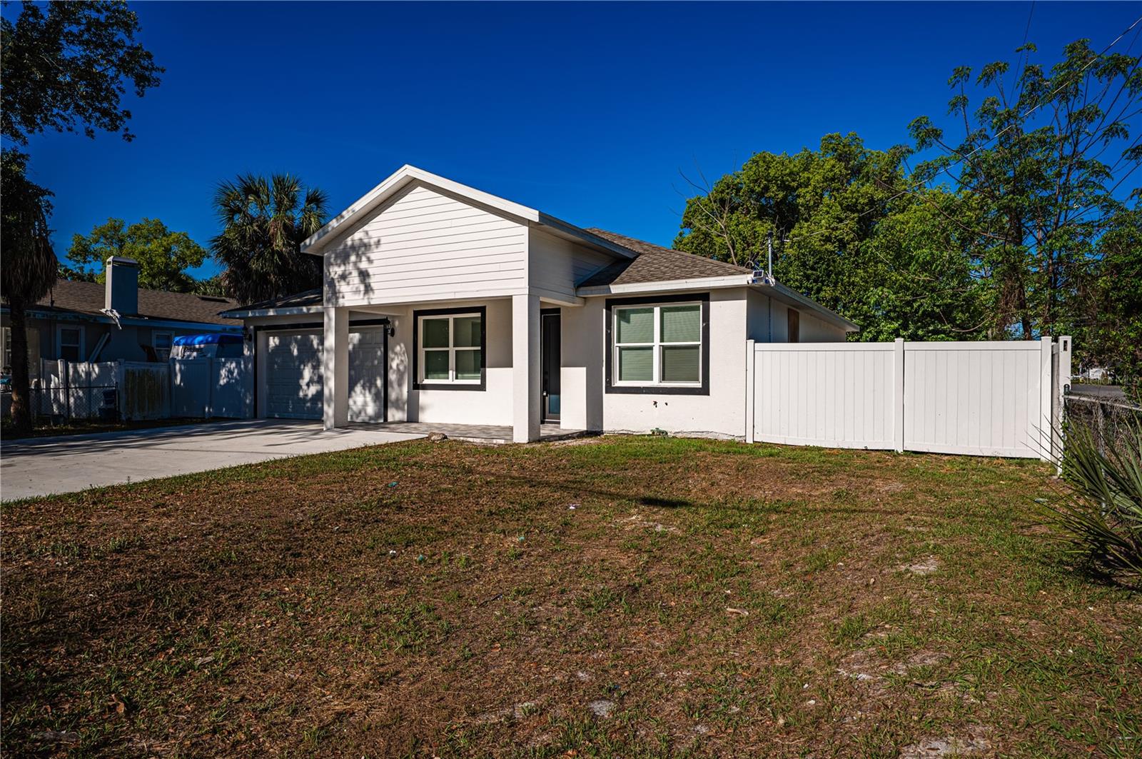 3724 N WHITTIER ST — photo 2