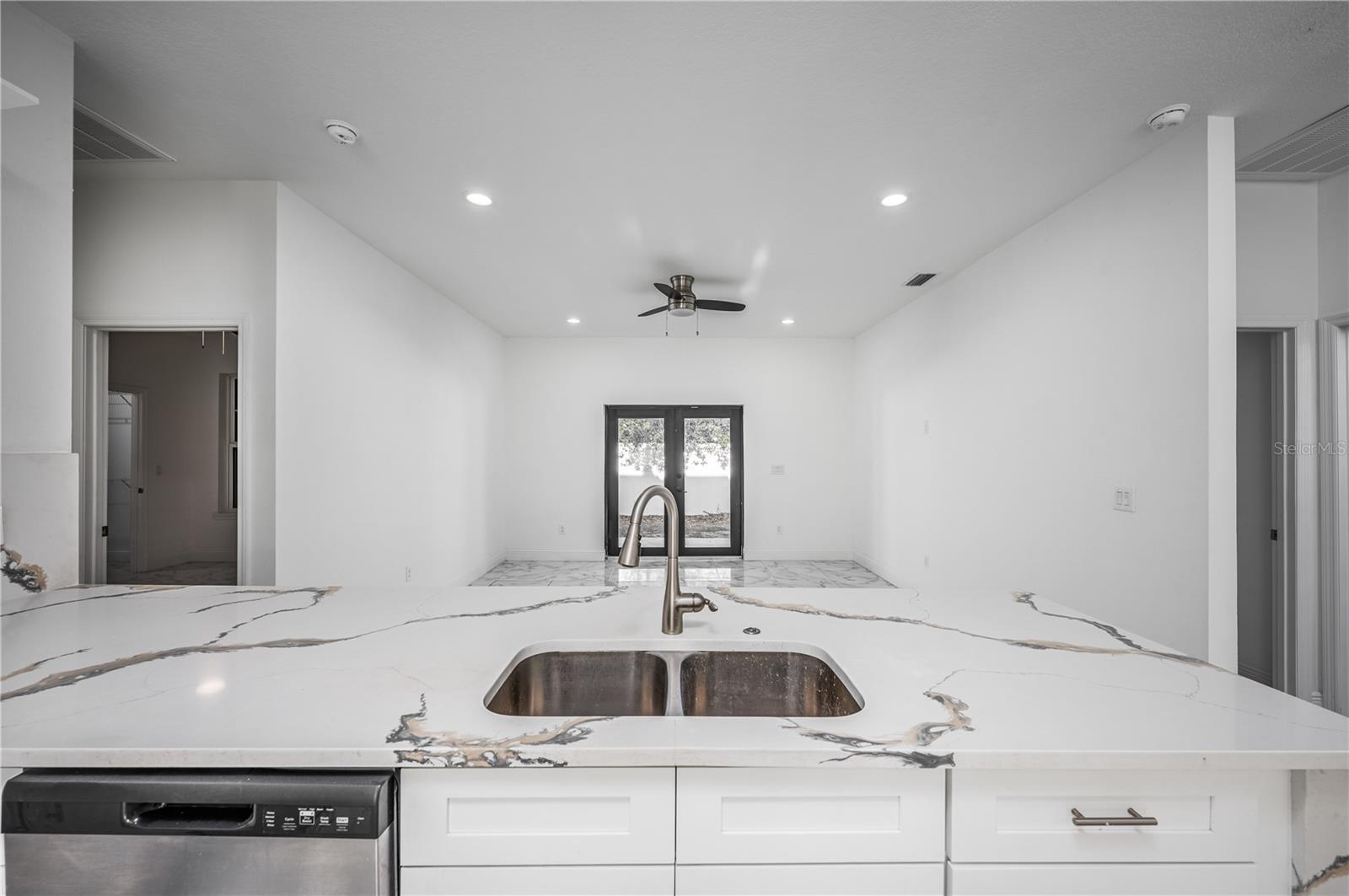 3724 N WHITTIER ST — photo 9