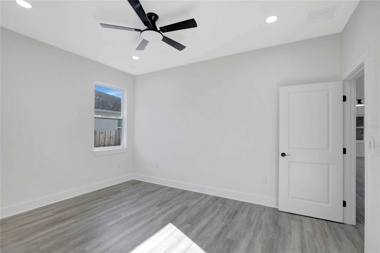 508 E JAMES ST — photo 24