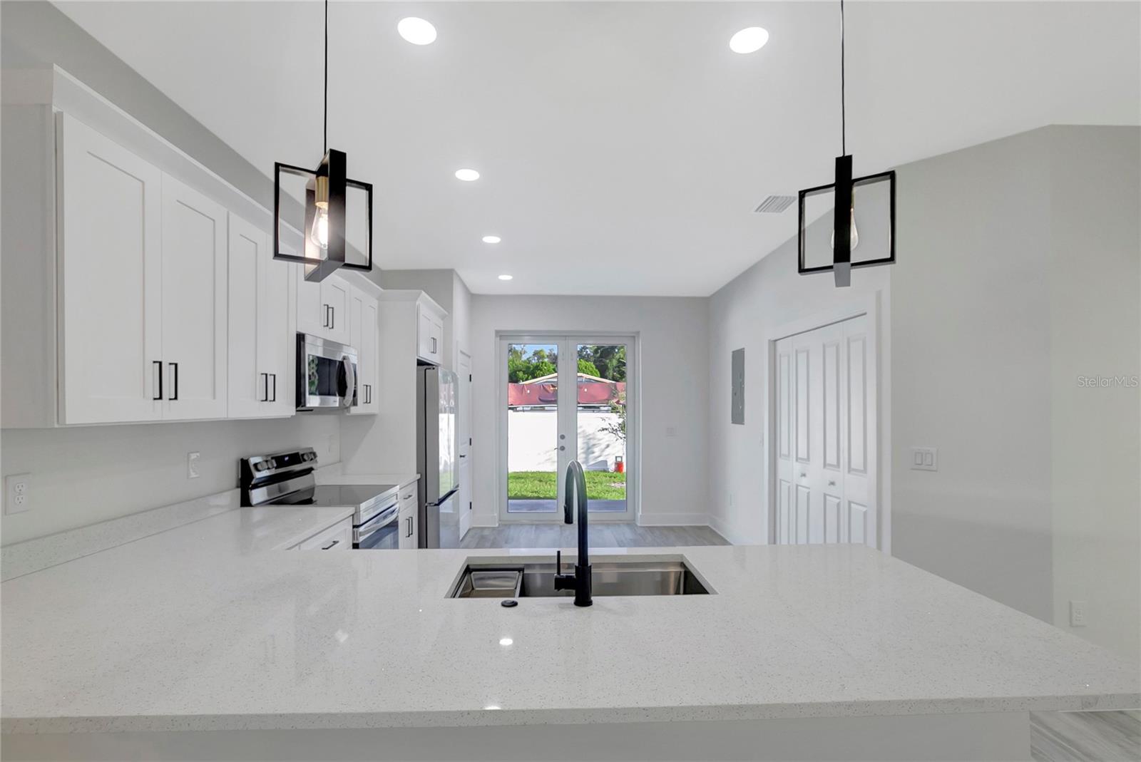 508 E JAMES ST — photo 16