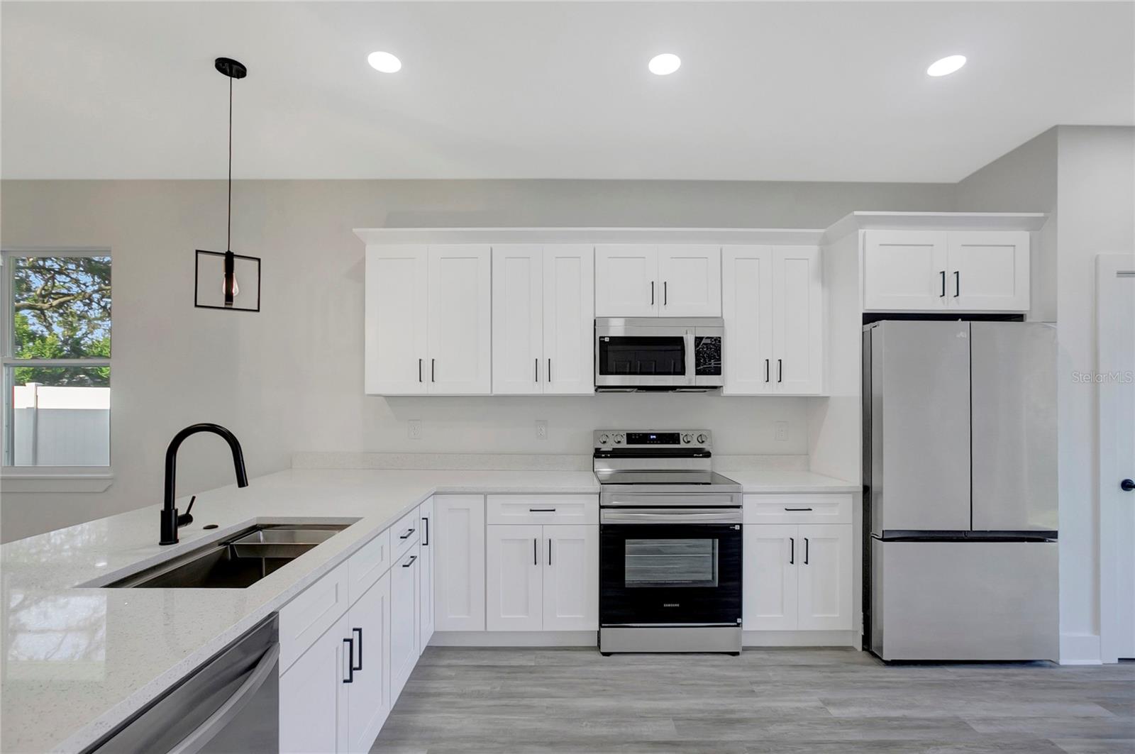 508 E JAMES ST — photo 17