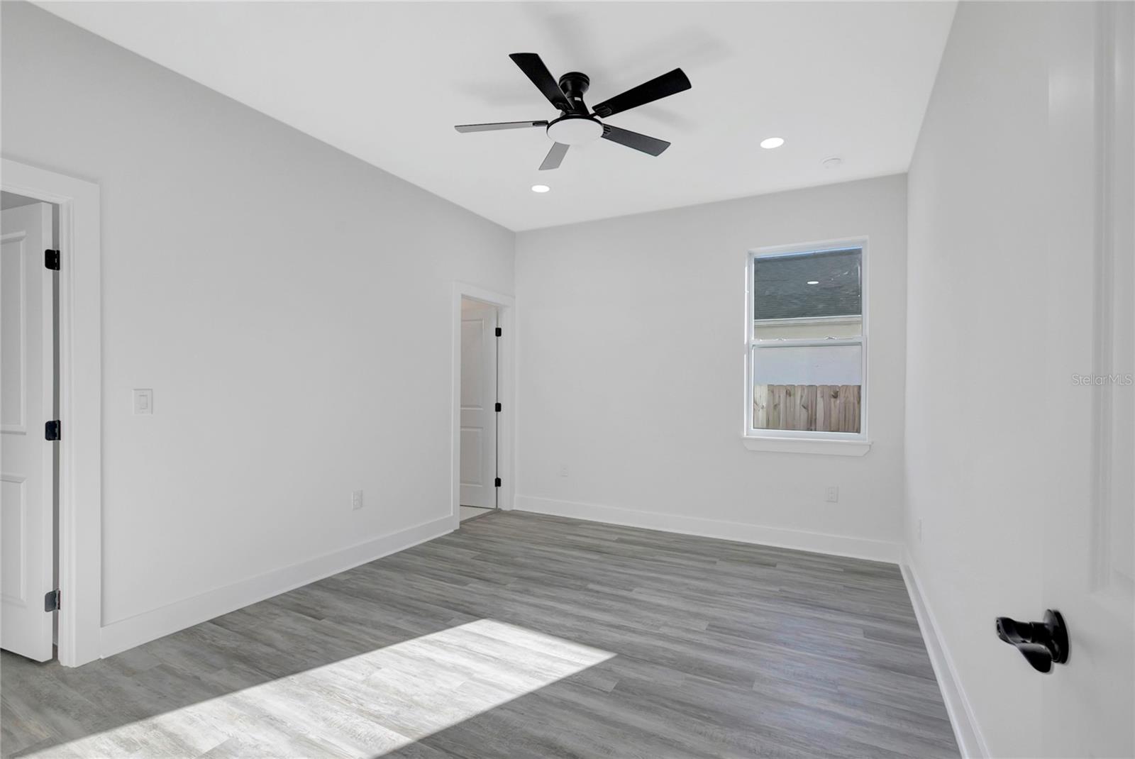 508 E JAMES ST — photo 23