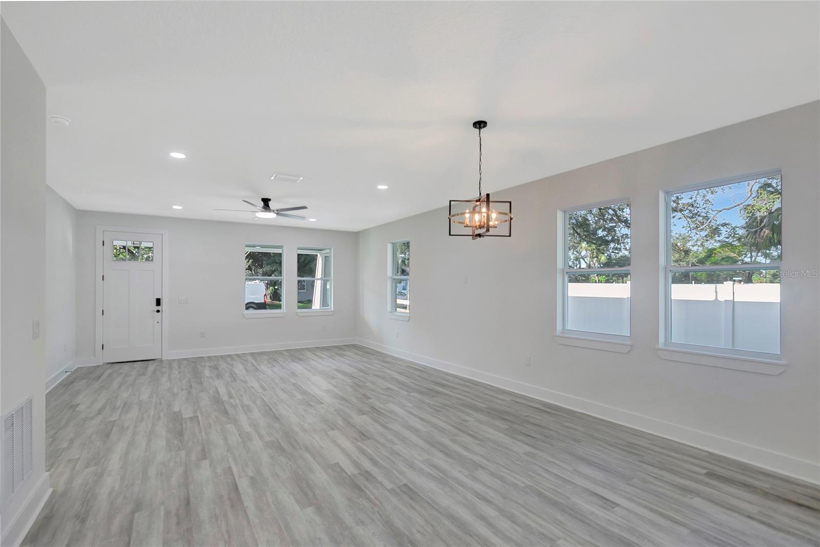 508 E JAMES ST — photo 14
