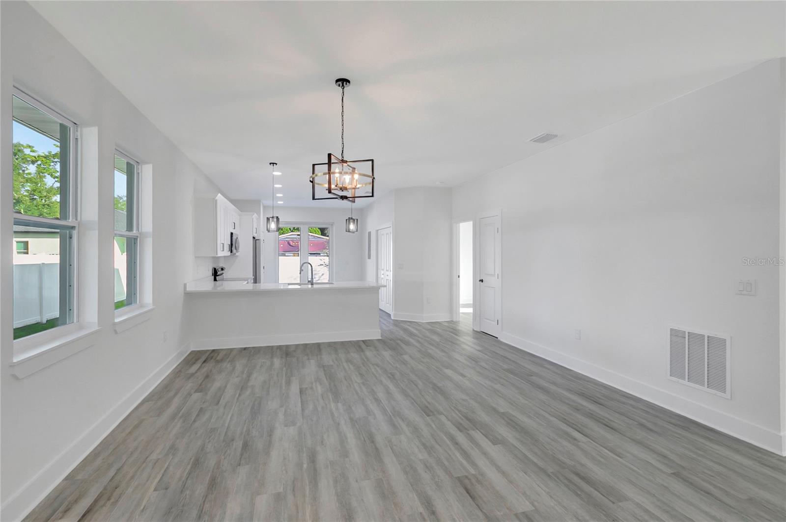 508 E JAMES ST — photo 11