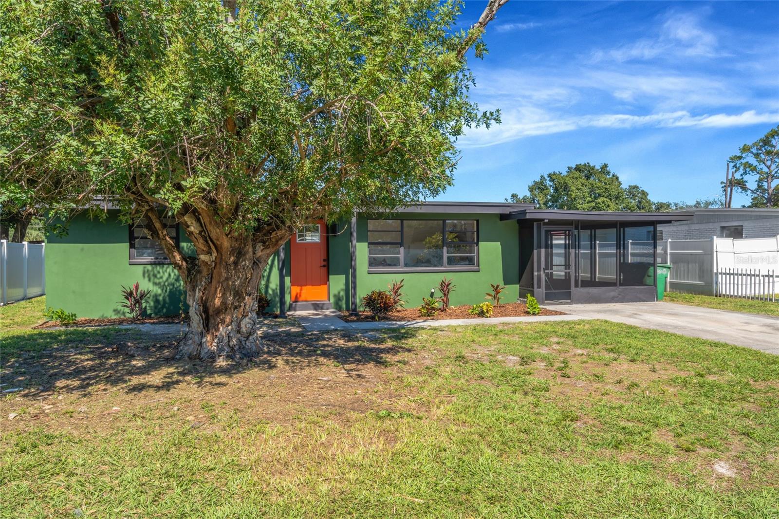 4003 W MONTGOMERY TER — photo 2