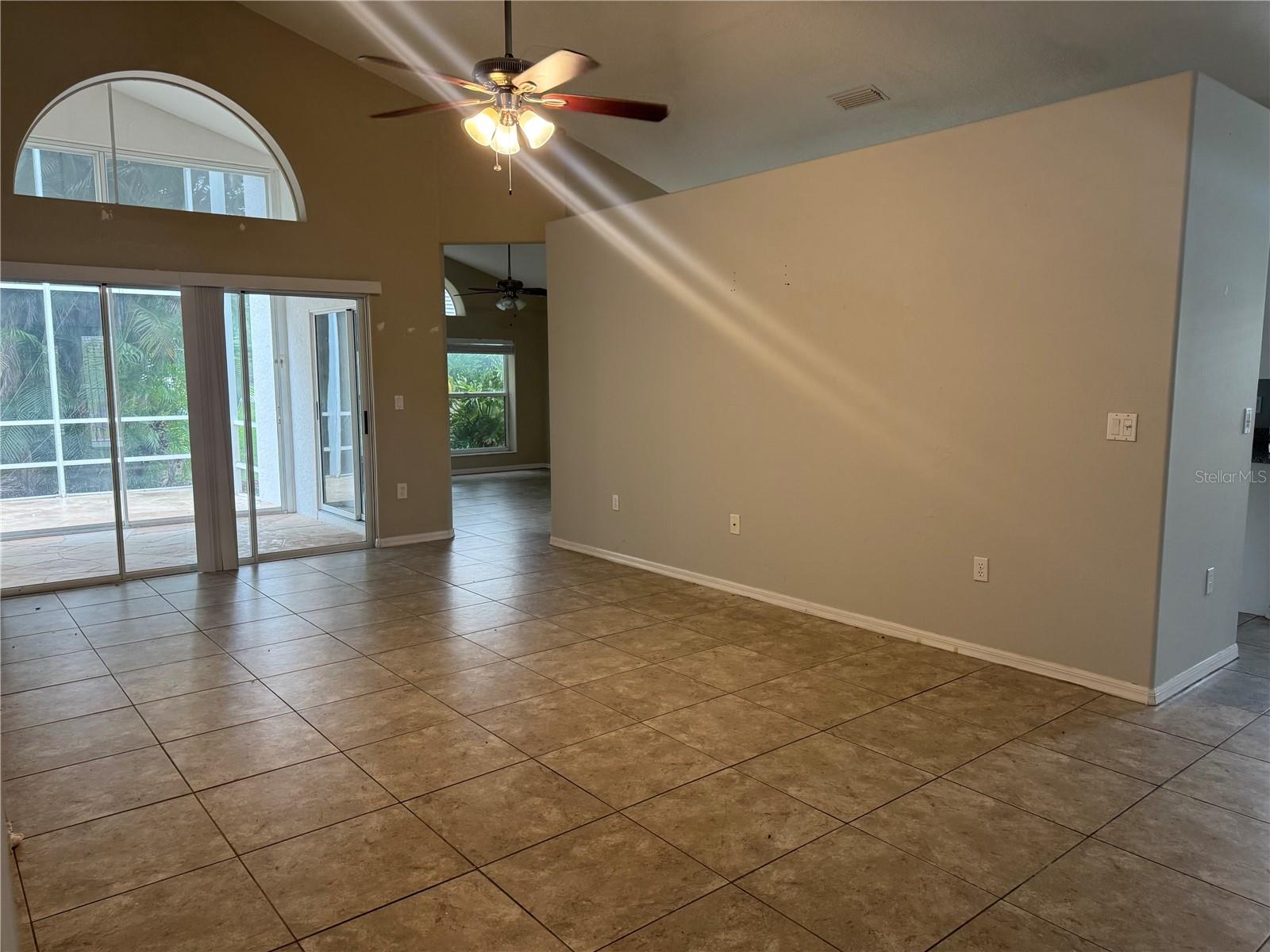 1024 HARBOR TOWN DR — photo 7