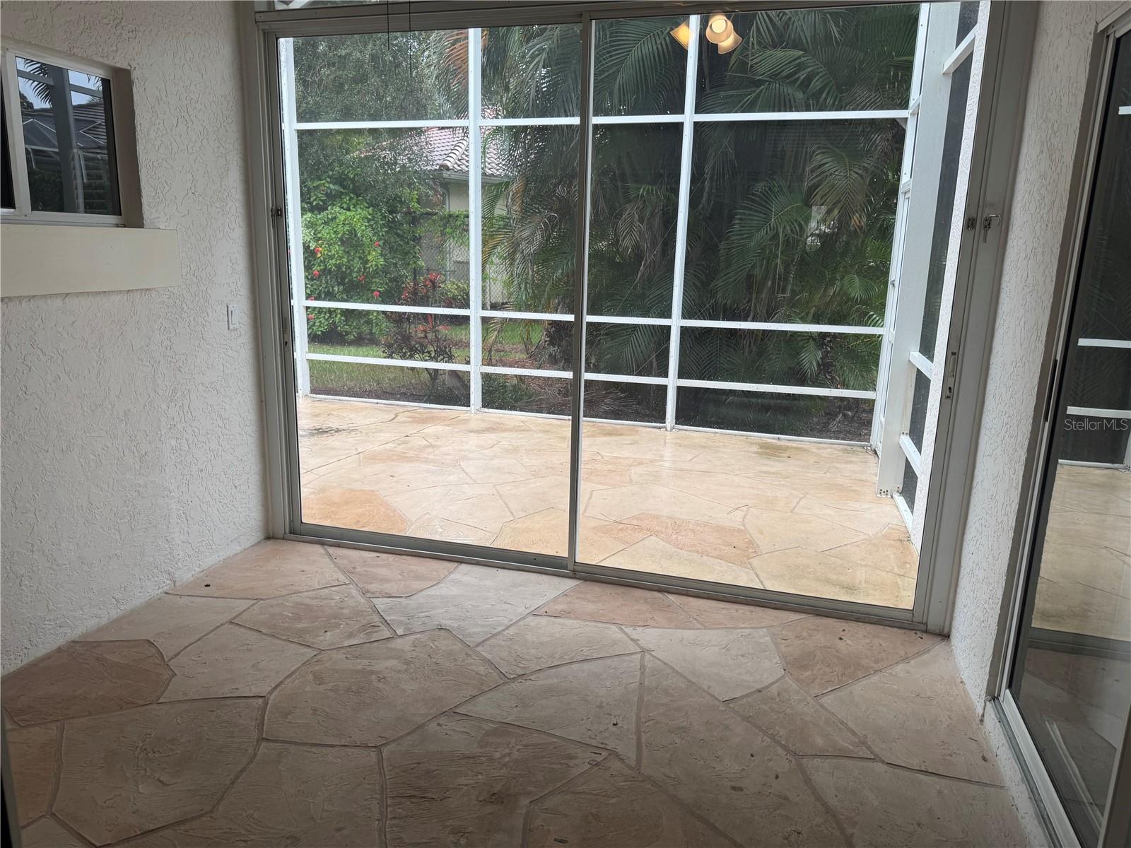 1024 HARBOR TOWN DR — photo 23
