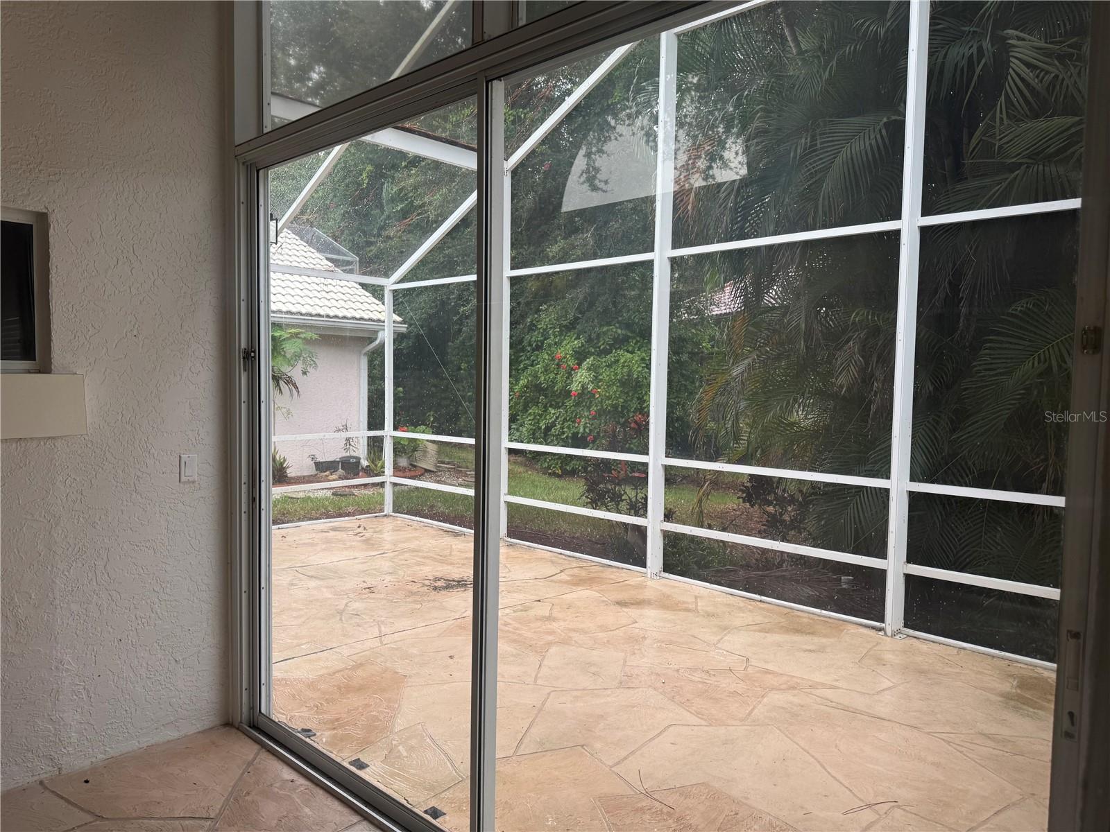 1024 HARBOR TOWN DR — photo 22