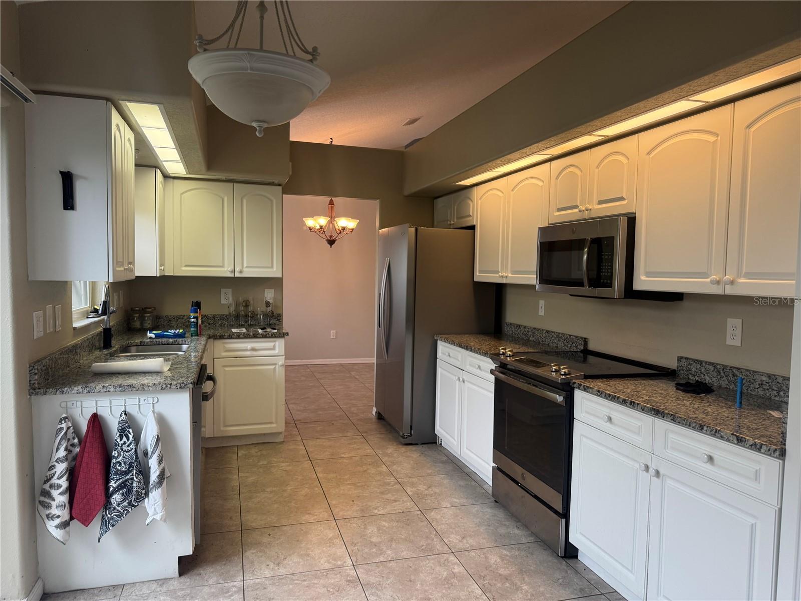 1024 HARBOR TOWN DR — photo 15
