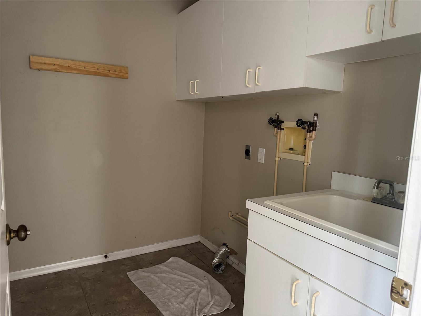 1024 HARBOR TOWN DR — photo 20