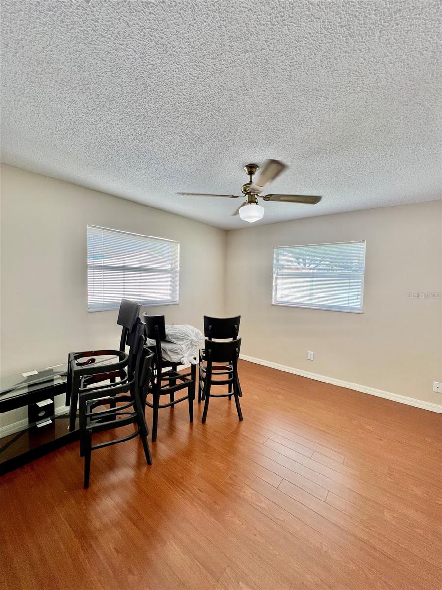 6 TERN CV — photo 17