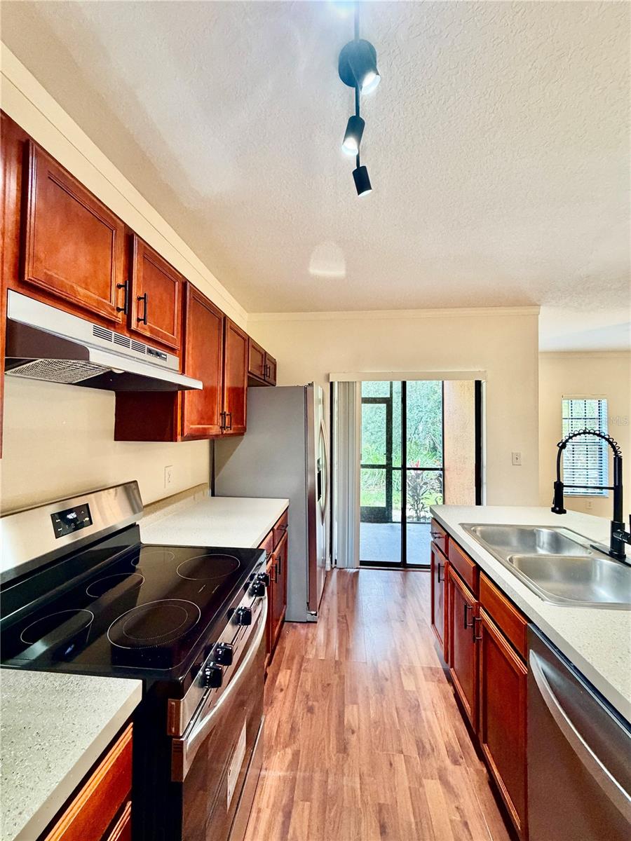 1038 BLACKWATER DR — photo 6