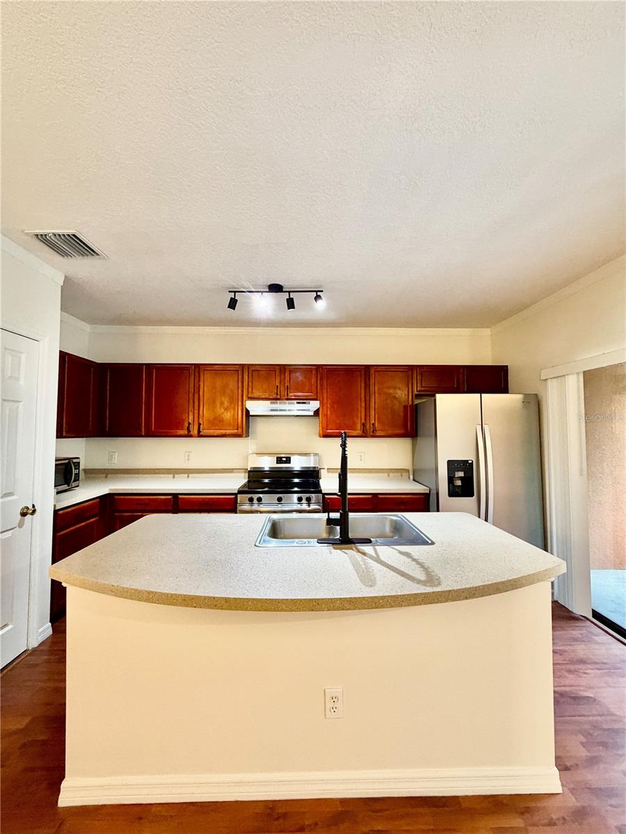 1038 BLACKWATER DR — photo 8