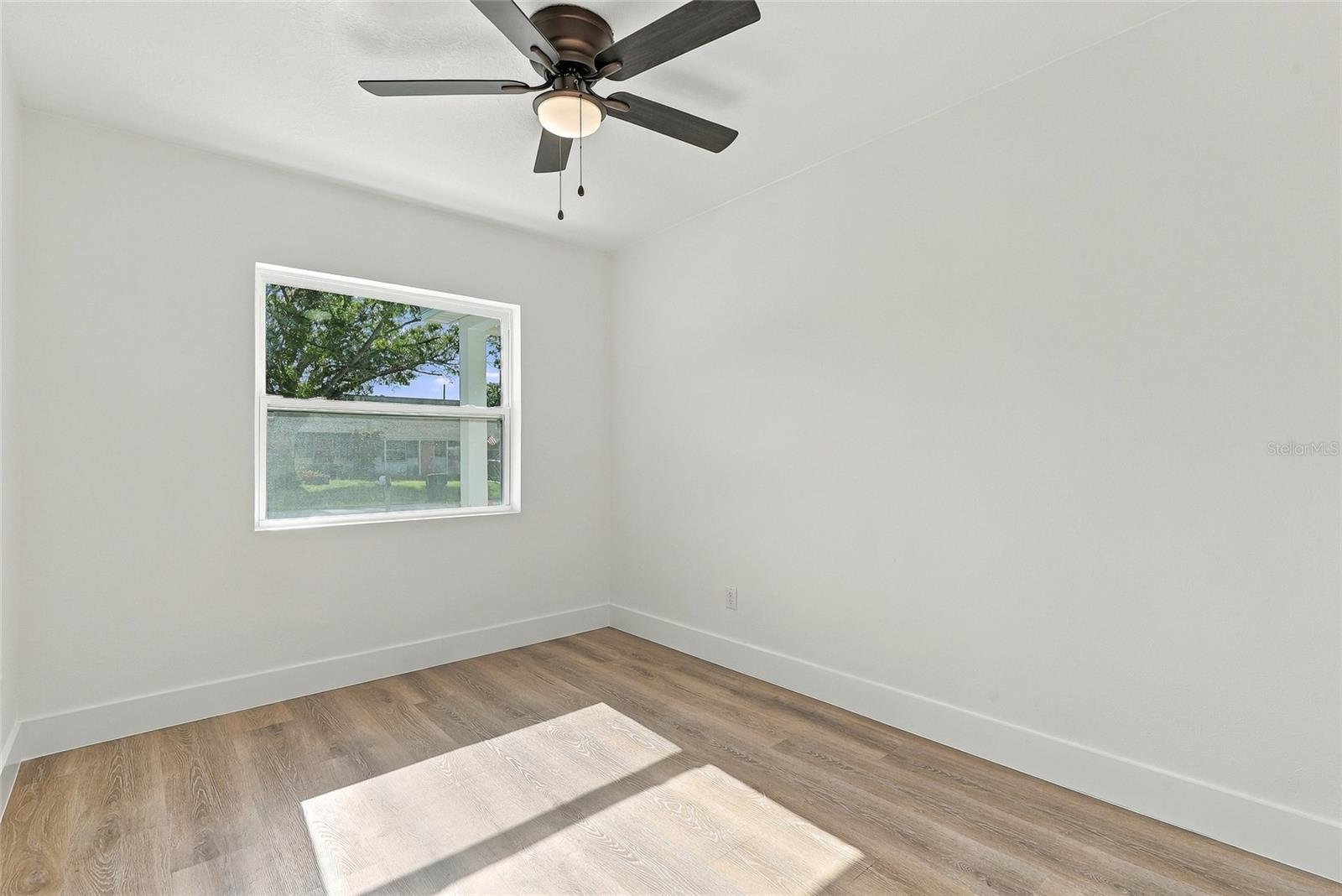 4317 S TRASK ST — photo 34