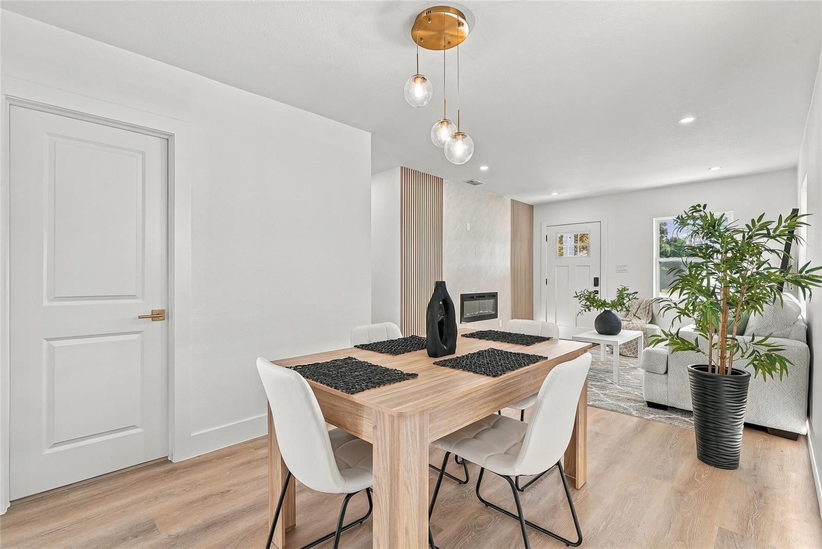 4317 S TRASK ST — photo 12
