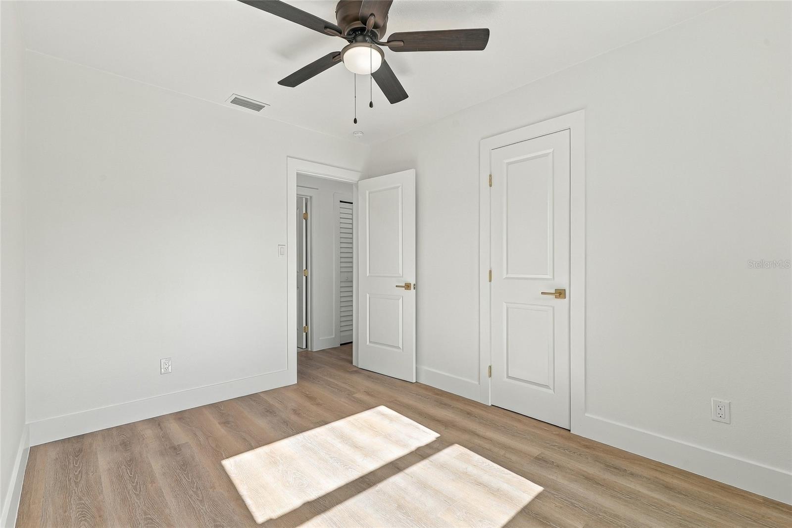 4317 S TRASK ST — photo 33