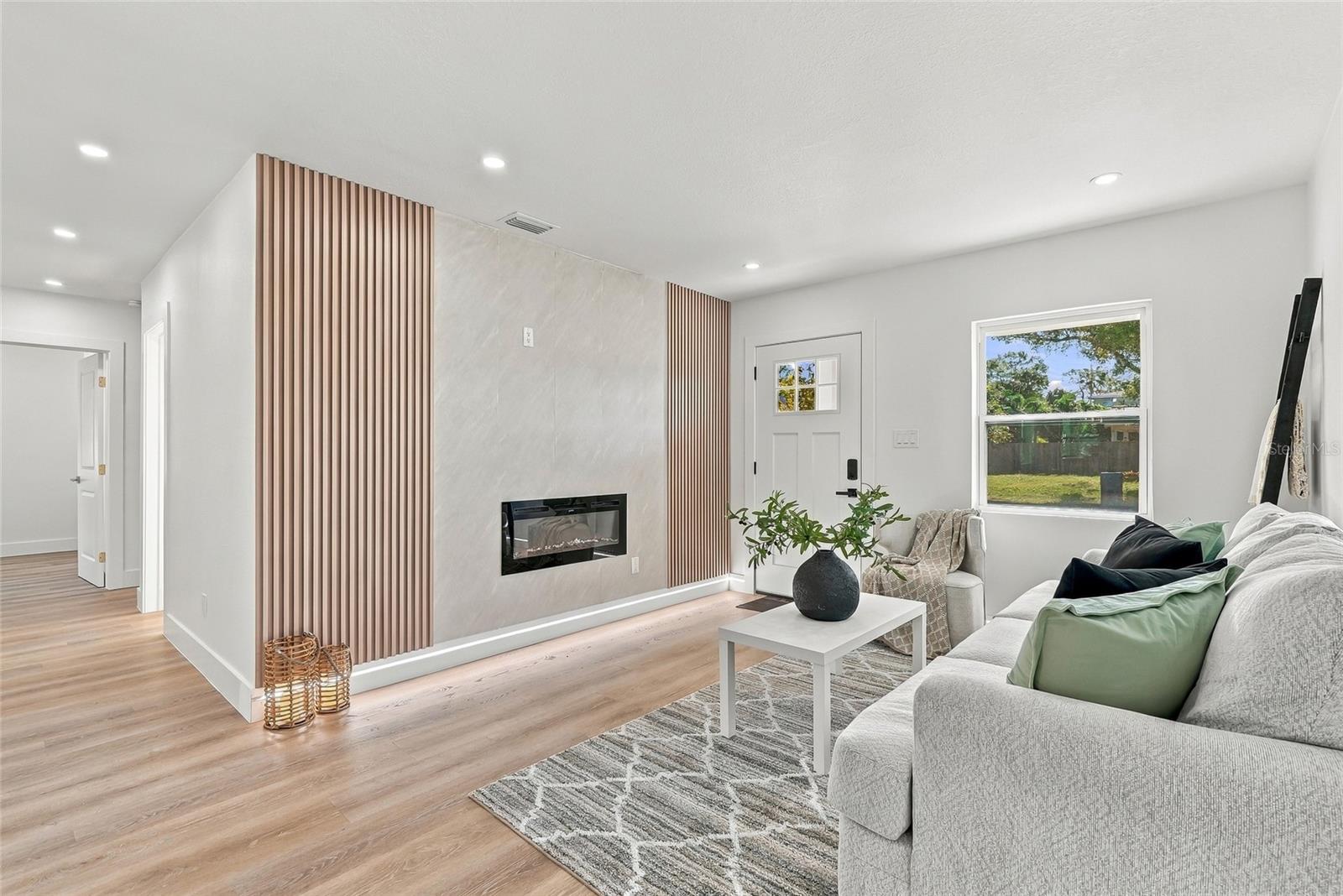 4317 S TRASK ST — photo 9